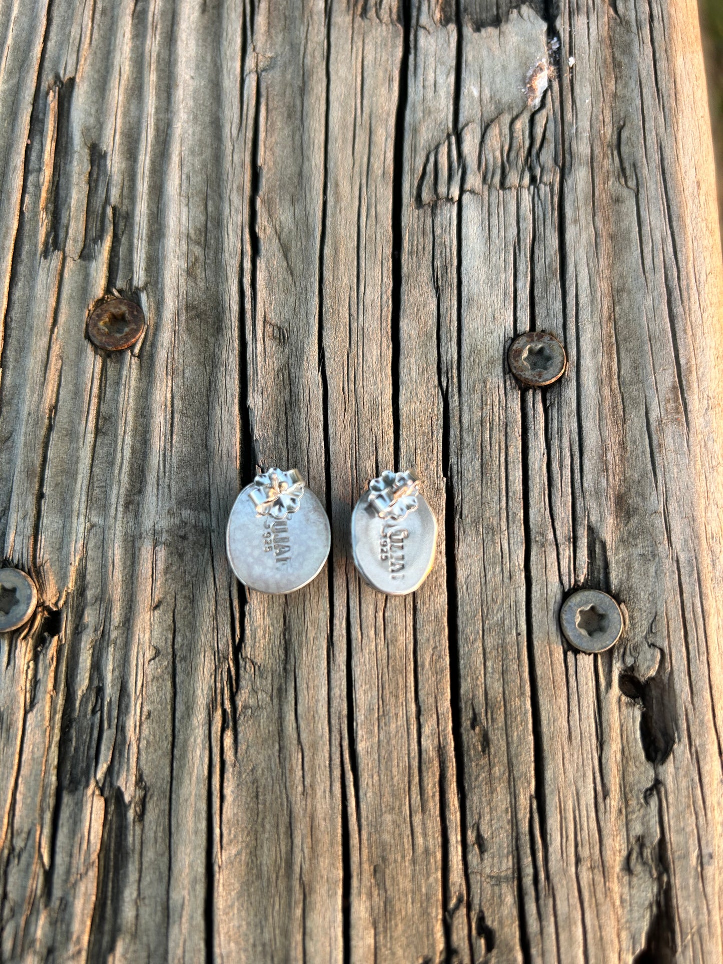 Palomino rope border studs