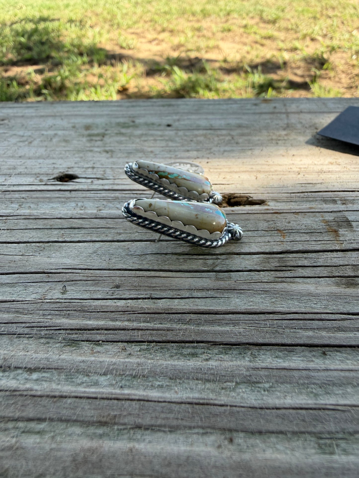 Royston Ribbon Studs