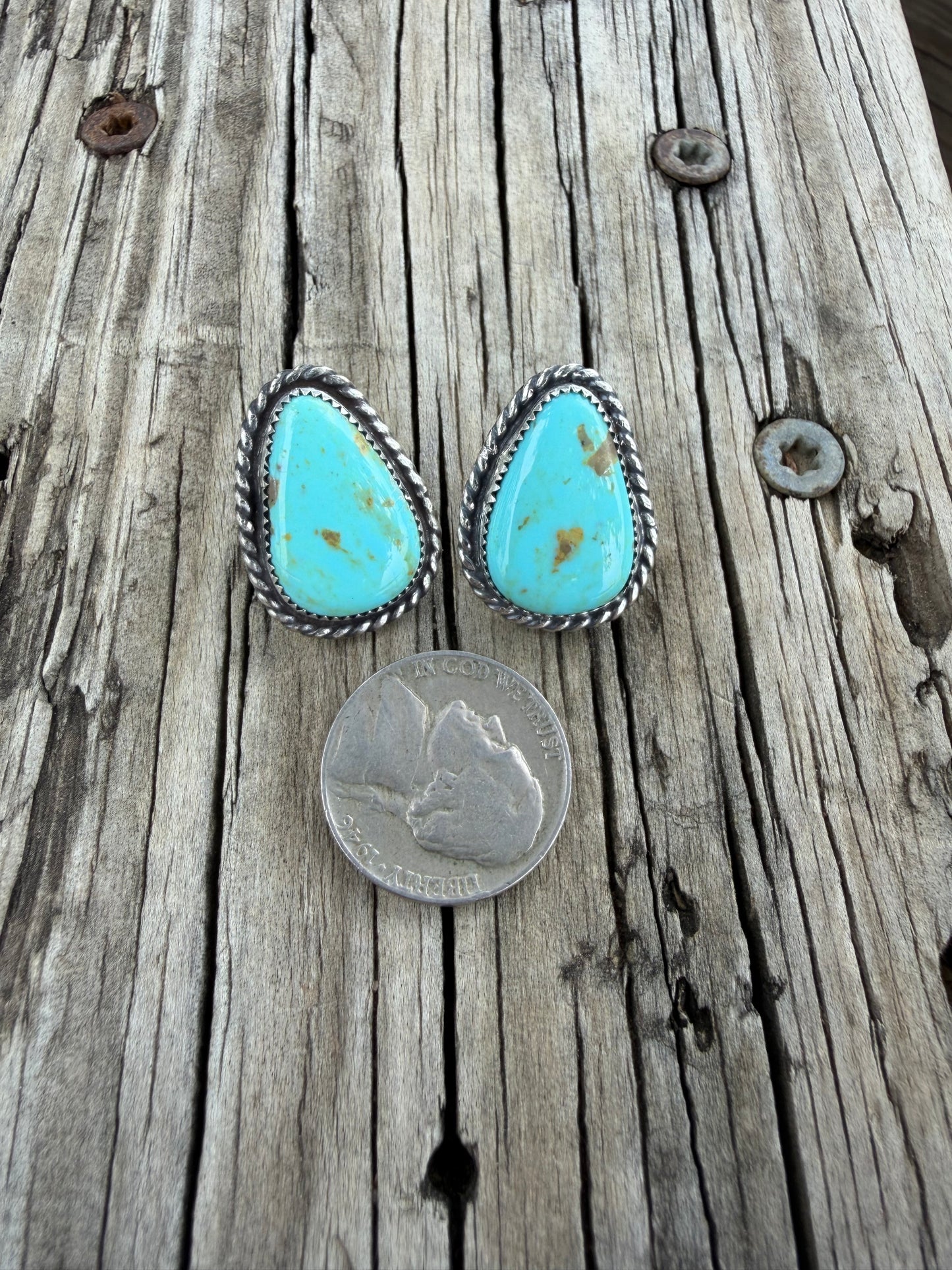 Campitos studs
