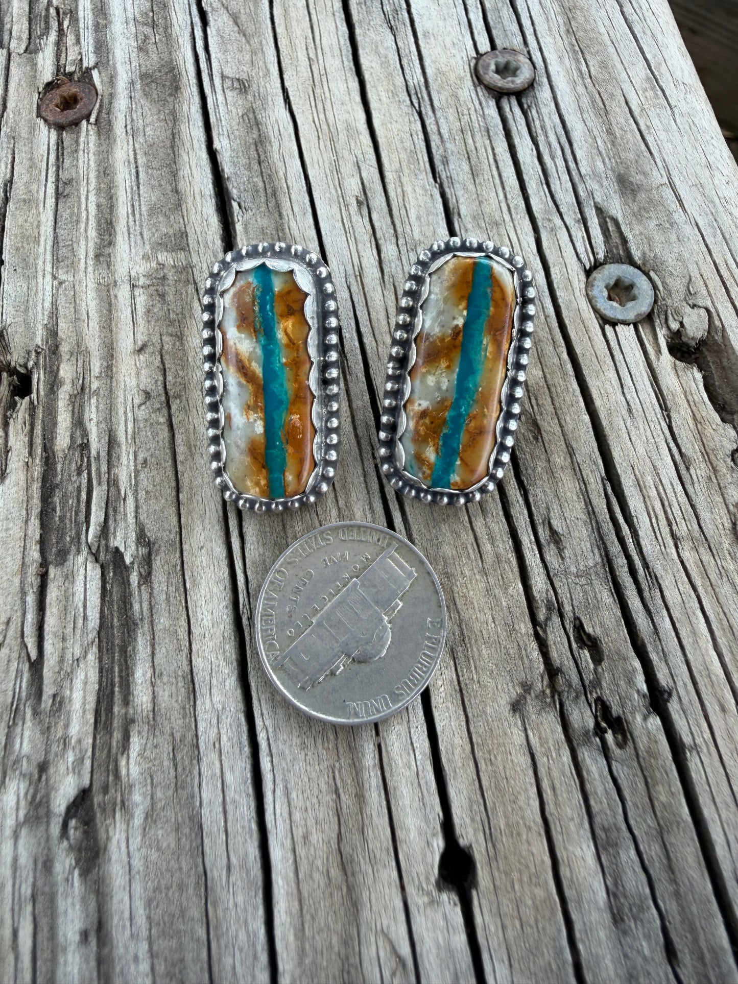 Royston Ribbon studs