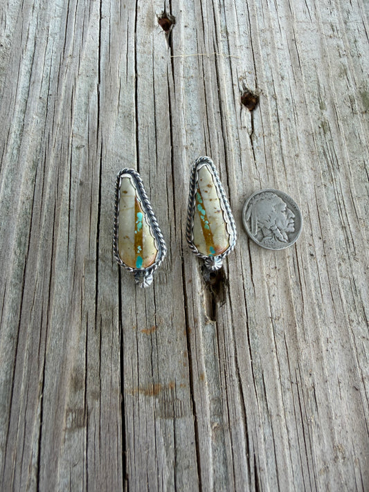 Royston Ribbon Studs