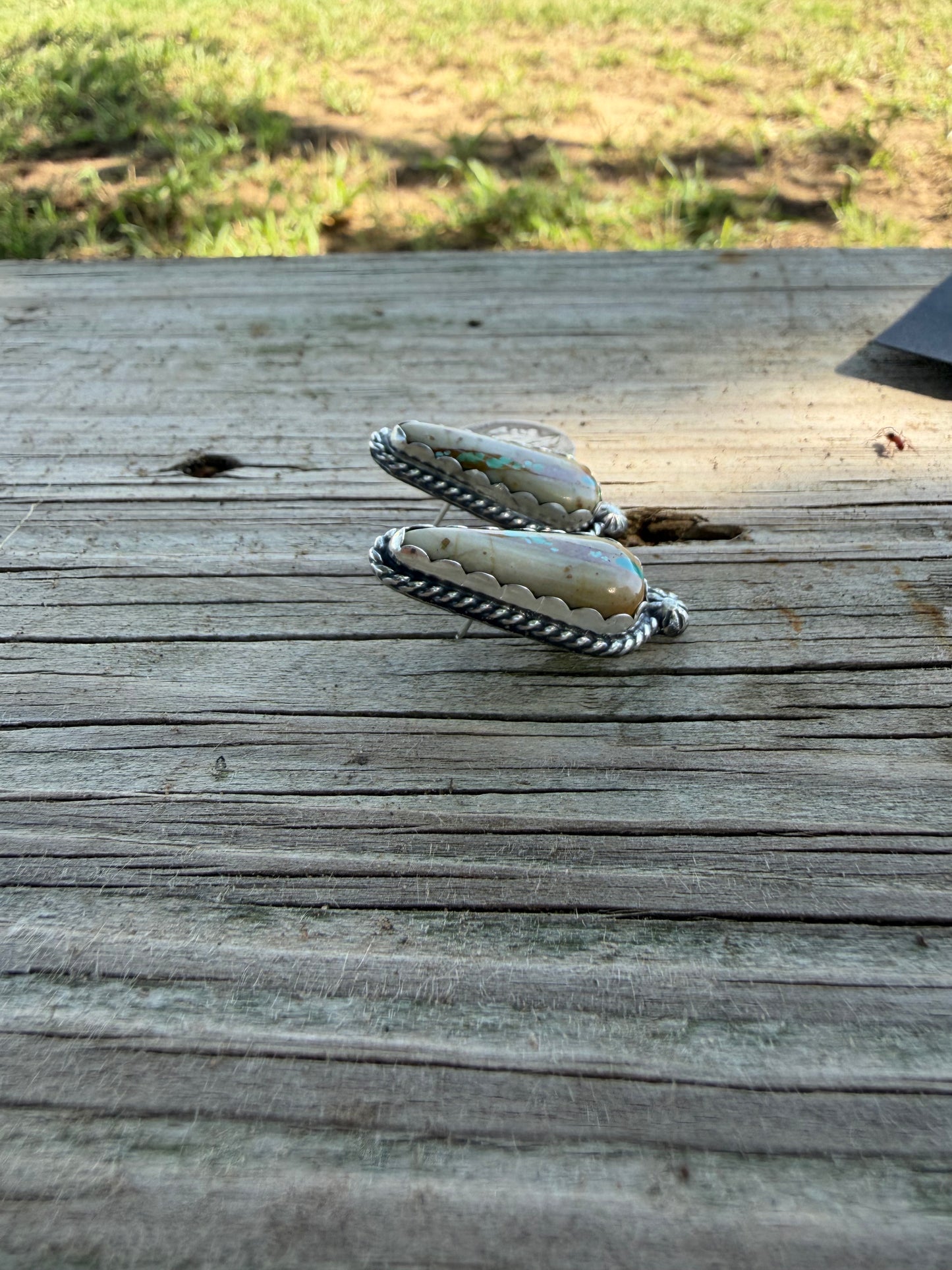 Royston Ribbon Studs